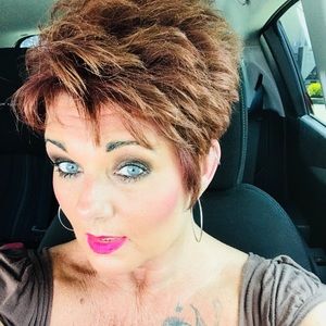 Meet your Posher, Debra